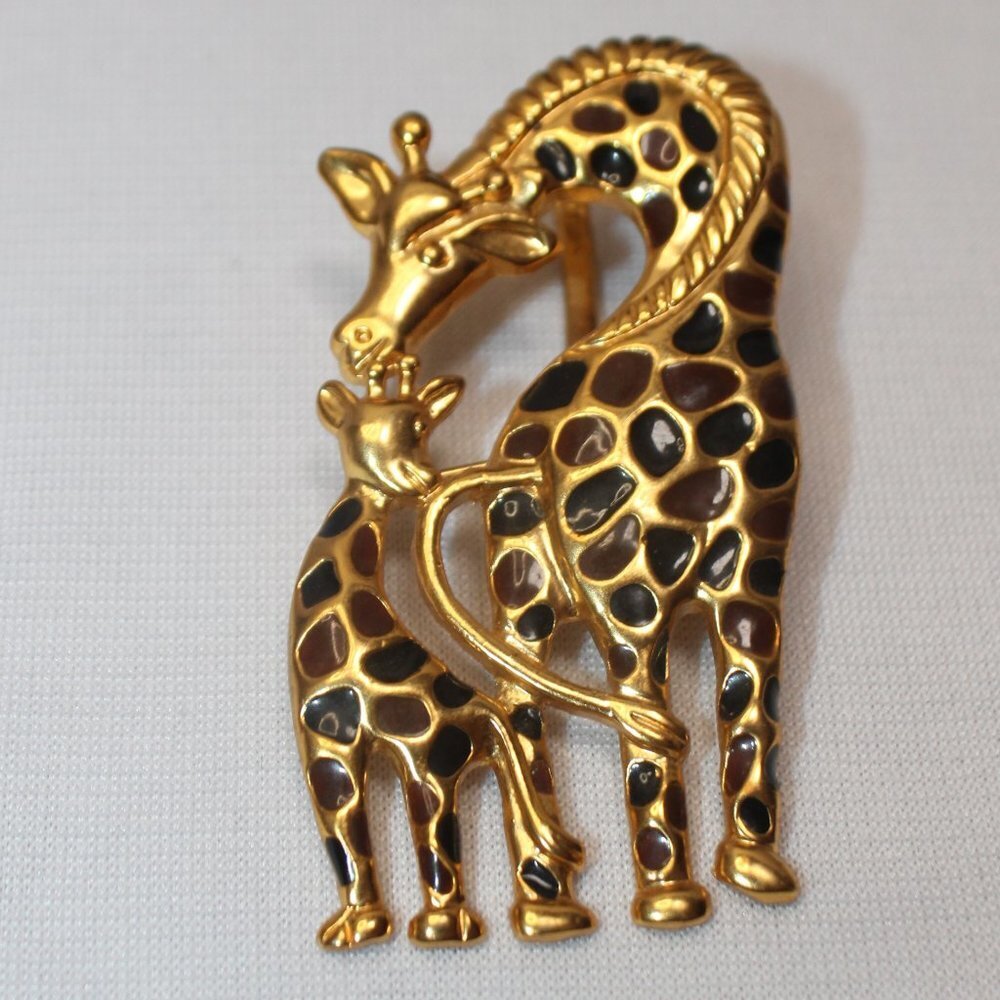 BEST Mother Giraffe & Baby Brooch/Pendent In Polished Gold Tone & Enamel